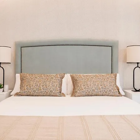 Donoso Cortes & Free Parking By Ele *