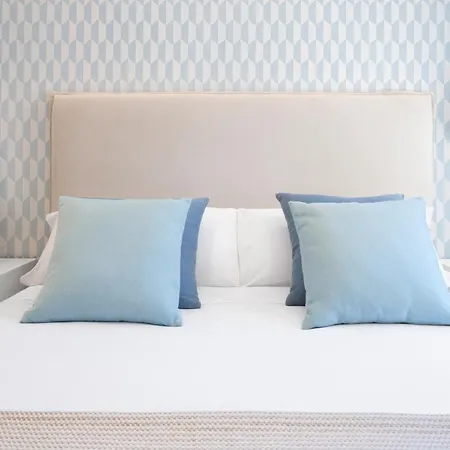 Donoso Cortes & Free Parking By Ele Malaga