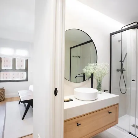 Donoso Cortes & Free Parking By Ele *